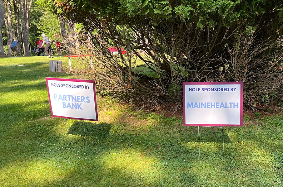 hole sponsor signs - Partners Bank and Maine Health
