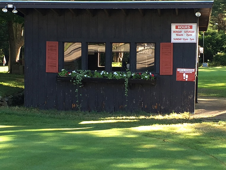 Clubhouse at entrance to Pine Hollow Little Par 3 Golf Course
