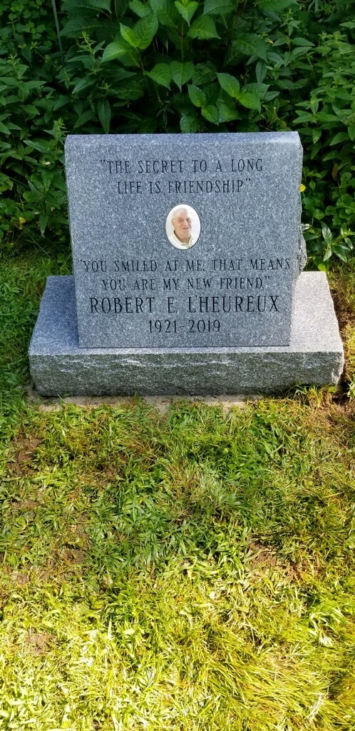 headstone - memorial to Robert L'Heureux